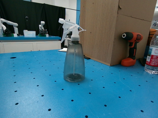 Initial scene image for Spray Bottle